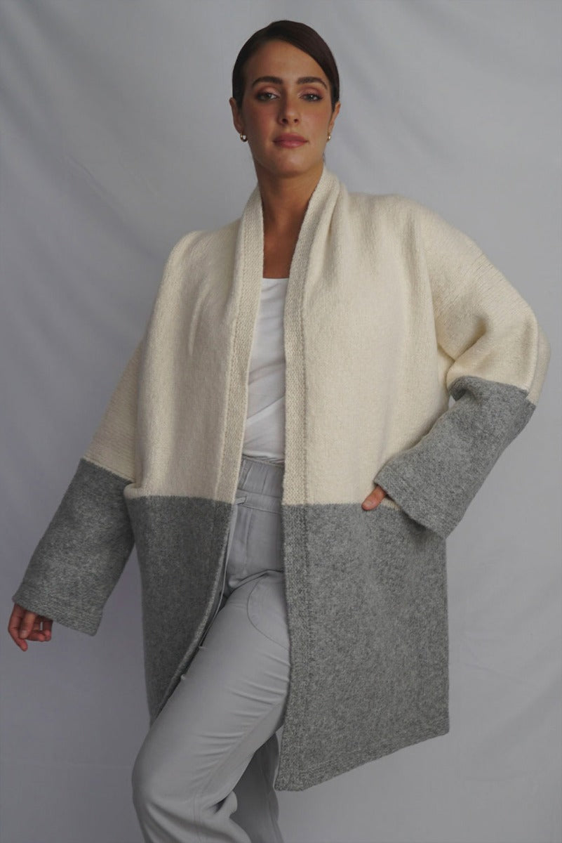 Barbara, langer Alpaka-Cardigan / Strickmantel