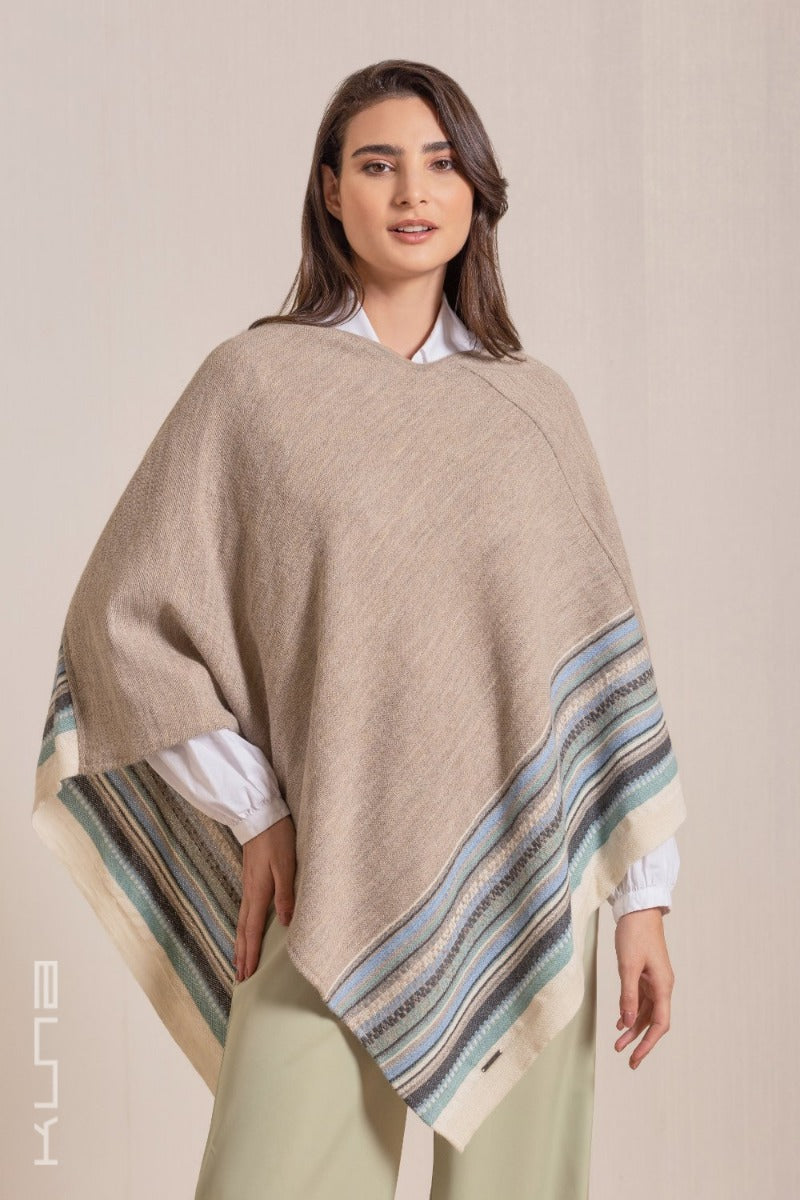 Vilcanota Poncho aus Babyalpaka