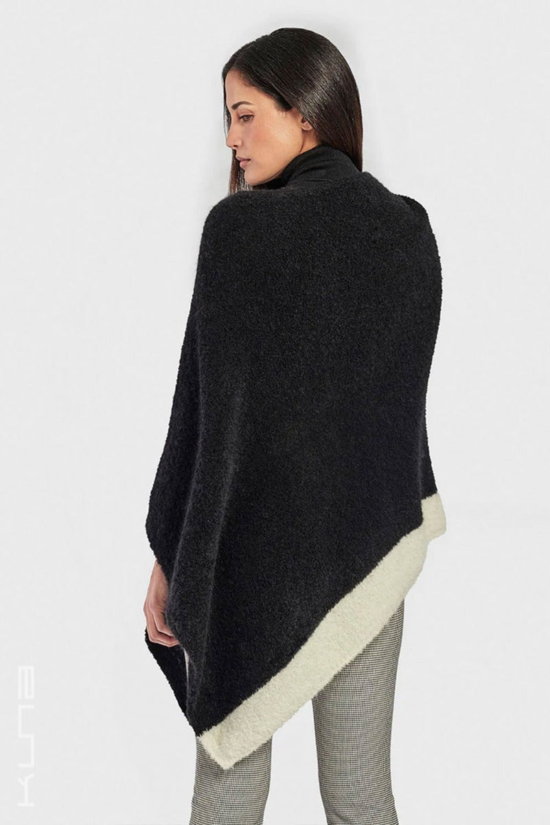 Wasi Alpaca Poncho