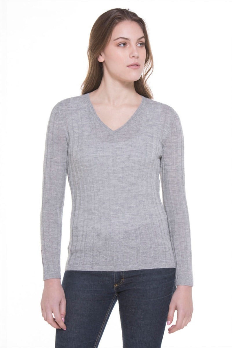 Quella 100% Cashllama V-Neck Sweater